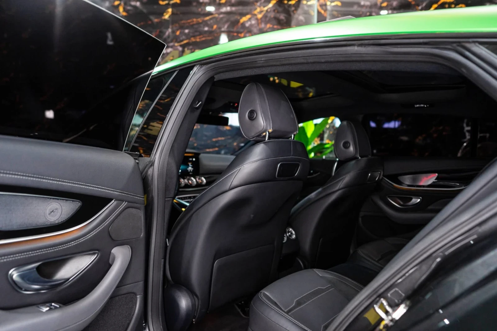 Mercedes-Benz AMG GT 53 4MATIC+ LED DESIGNO BURM 360 ЛИЗИНГ 100%, снимка 15 - Автомобили и джипове - 54875132