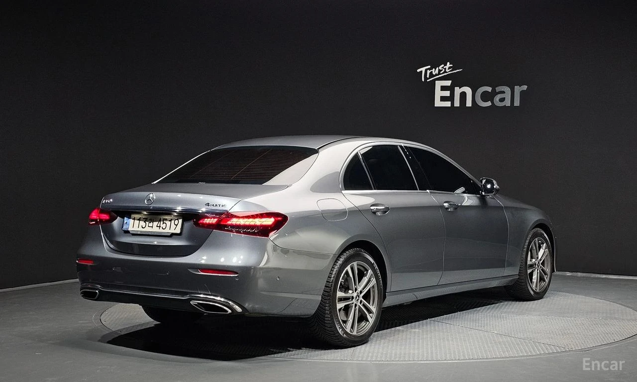 Mercedes-Benz E 350 4MATIC* BURMESTER* ОБДУХВАНЕ* ХЕДЪП* 360КАМЕРА* , снимка 2 - Автомобили и джипове - 54934347
