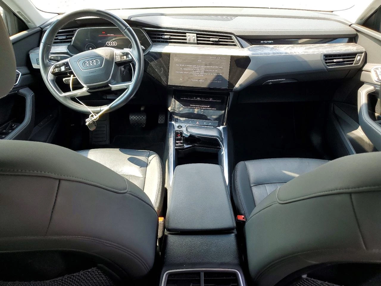 Audi E-Tron Premium, снимка 8 - Автомобили и джипове - 55534802