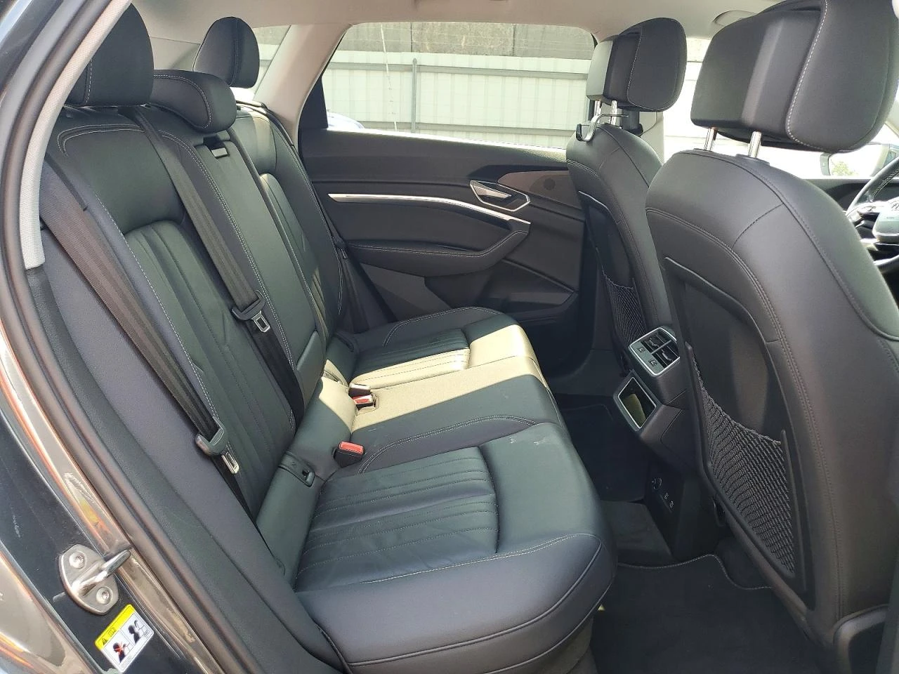Audi E-Tron Premium, снимка 11 - Автомобили и джипове - 55534802