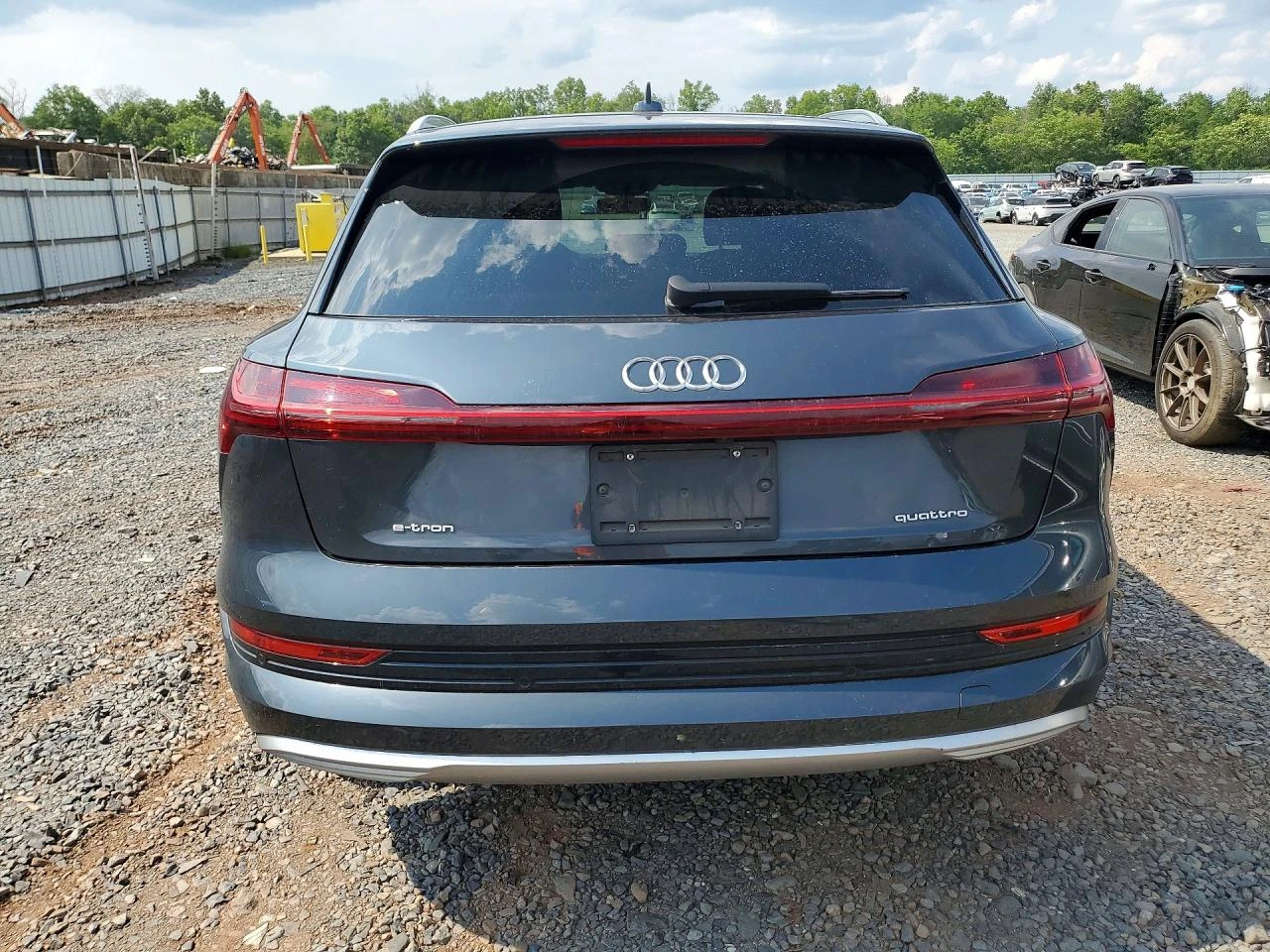 Audi E-Tron Premium, снимка 6 - Автомобили и джипове - 55534802