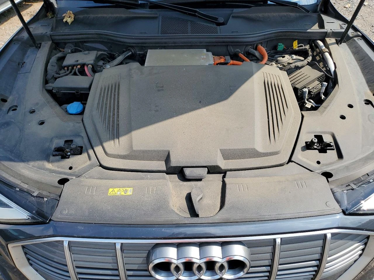 Audi E-Tron Premium, снимка 12 - Автомобили и джипове - 55534802