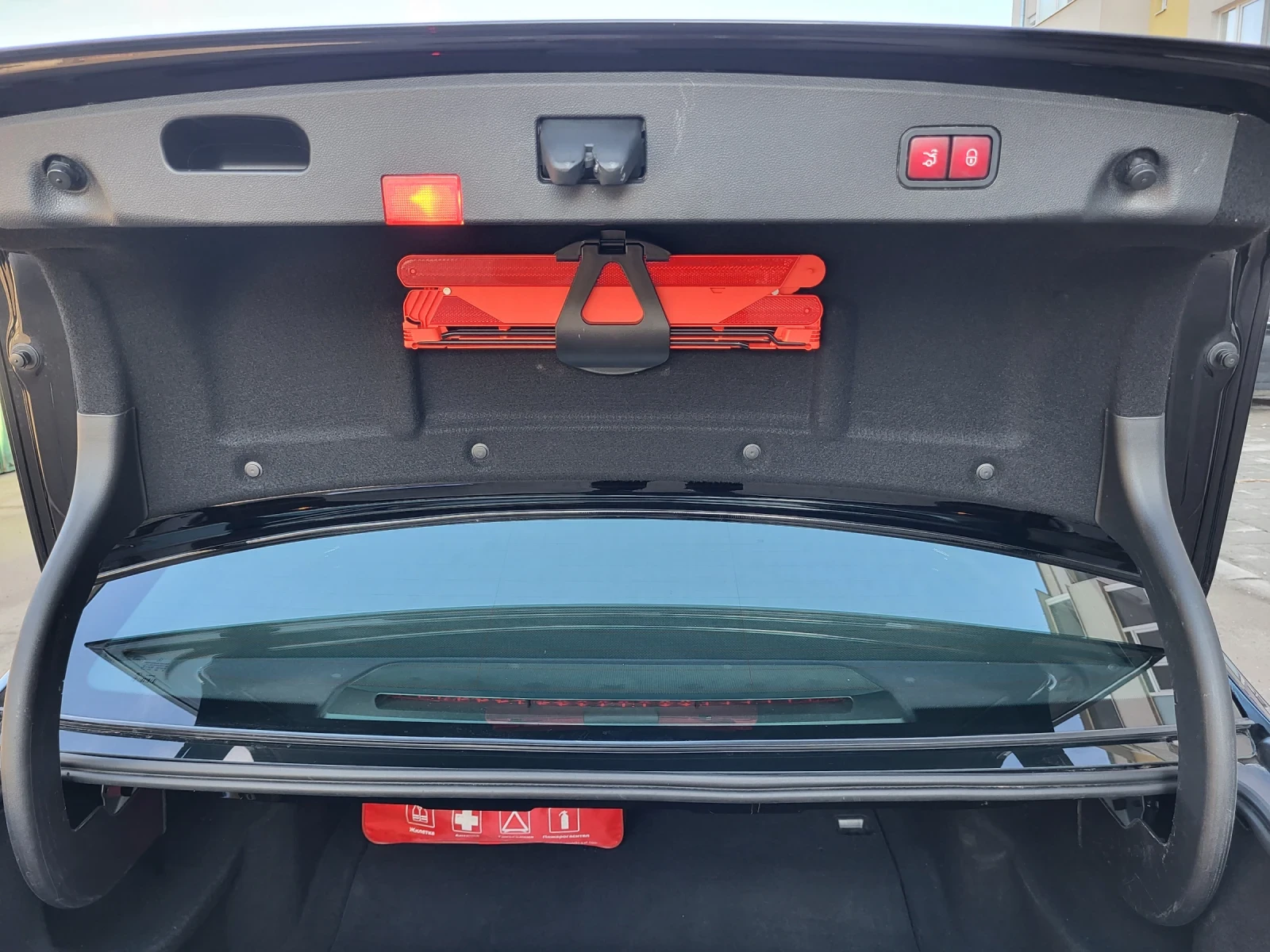 Mercedes-Benz E 350 d 4matik, снимка 13 - Автомобили и джипове - 56590415