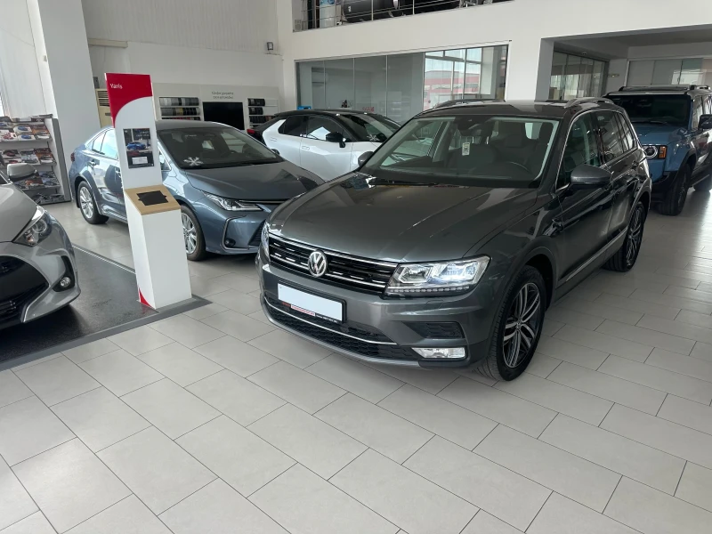 VW Tiguan 4Motion* HighLine* Панорама, снимка 2 - Автомобили и джипове - 48330445