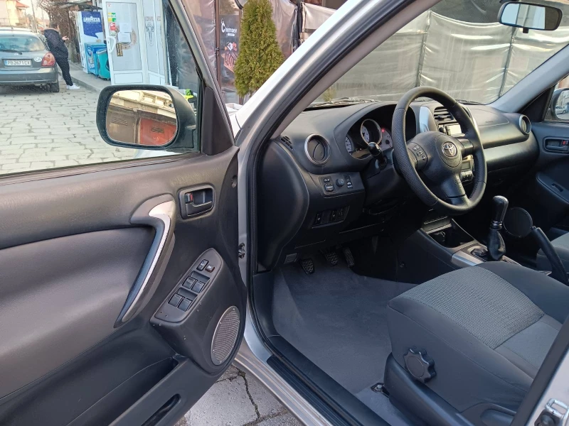 Toyota Rav4 2.0 D-4D 4x4, снимка 5 - Автомобили и джипове - 49350509