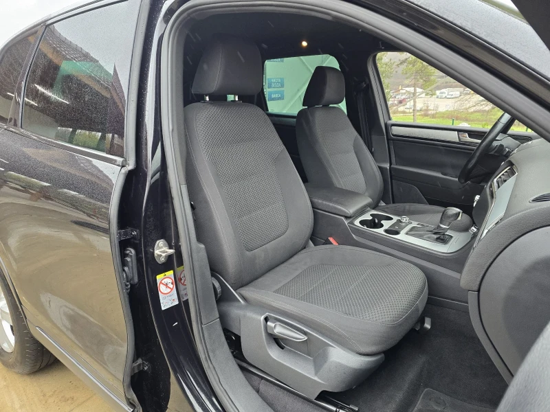 VW Touareg 3.0TDI 239к.с 4х4 tiptronic, снимка 12 - Автомобили и джипове - 52671478