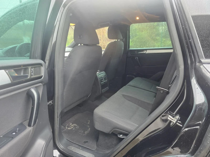 VW Touareg 3.0TDI 239к.с 4х4 tiptronic, снимка 11 - Автомобили и джипове - 52671478