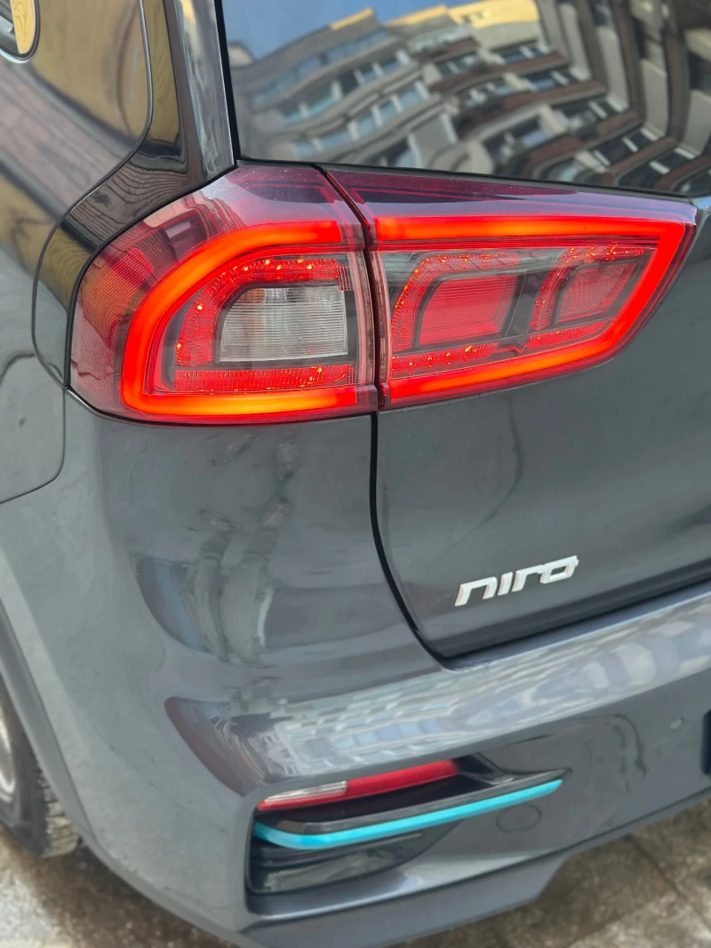 Kia Niro 100% SOH/ 64kW/ Термопомпа/ Executiveline, снимка 5 - Автомобили и джипове - 53181379
