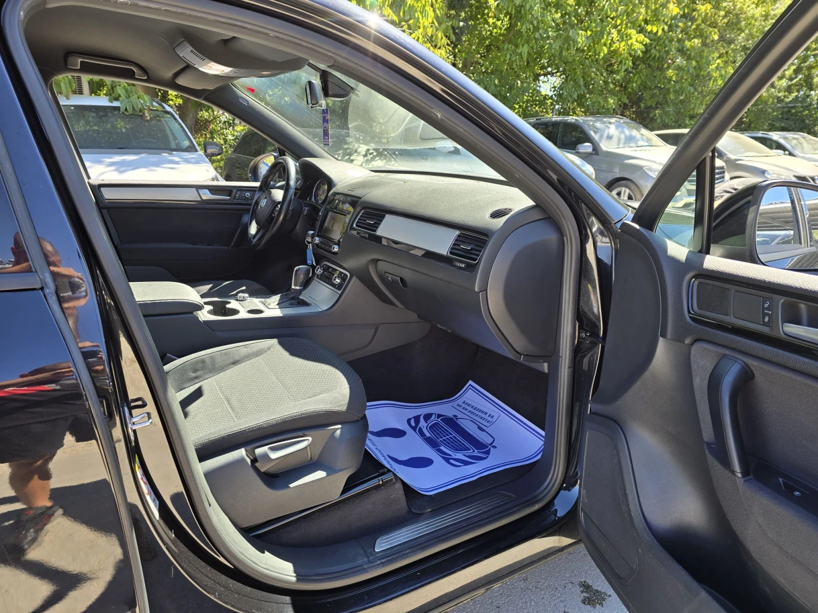 VW Touareg 3.0TDI 239к.с 4х4 tiptronic, снимка 13 - Автомобили и джипове - 52671478