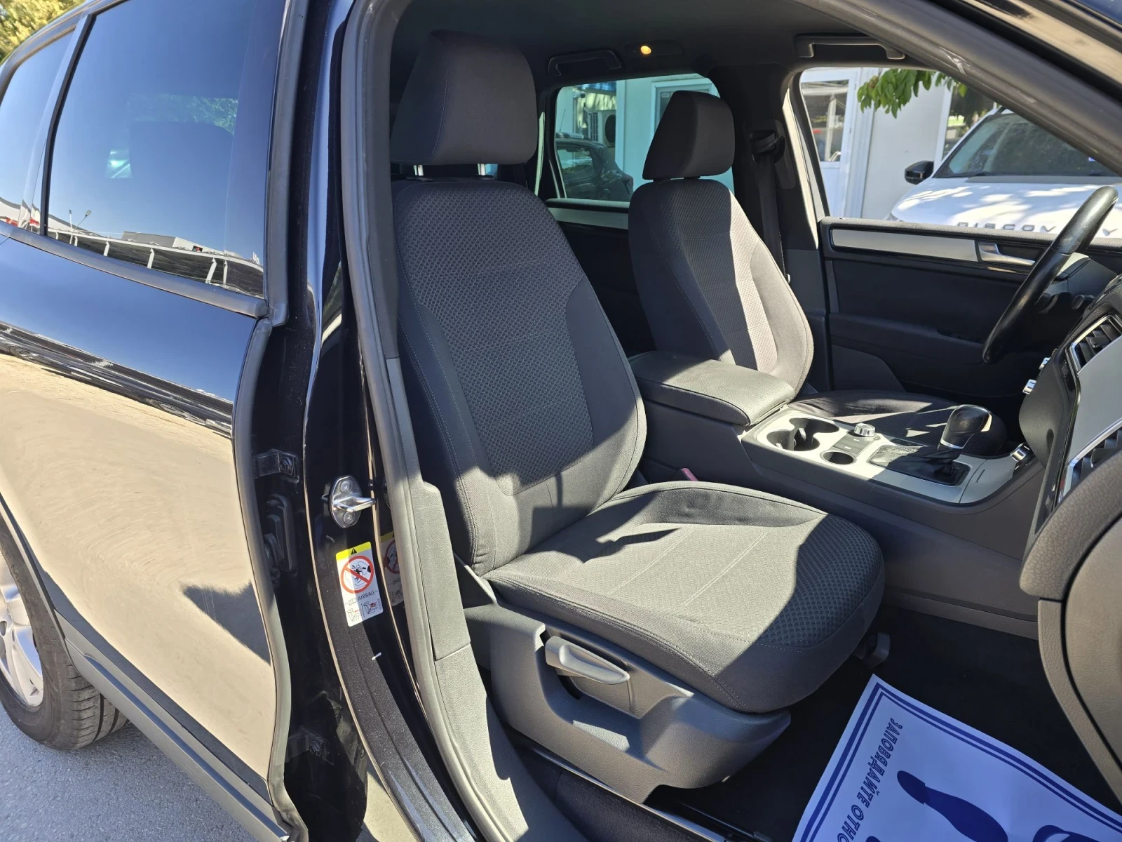 VW Touareg 3.0TDI 239к.с 4х4 tiptronic, снимка 12 - Автомобили и джипове - 52671478