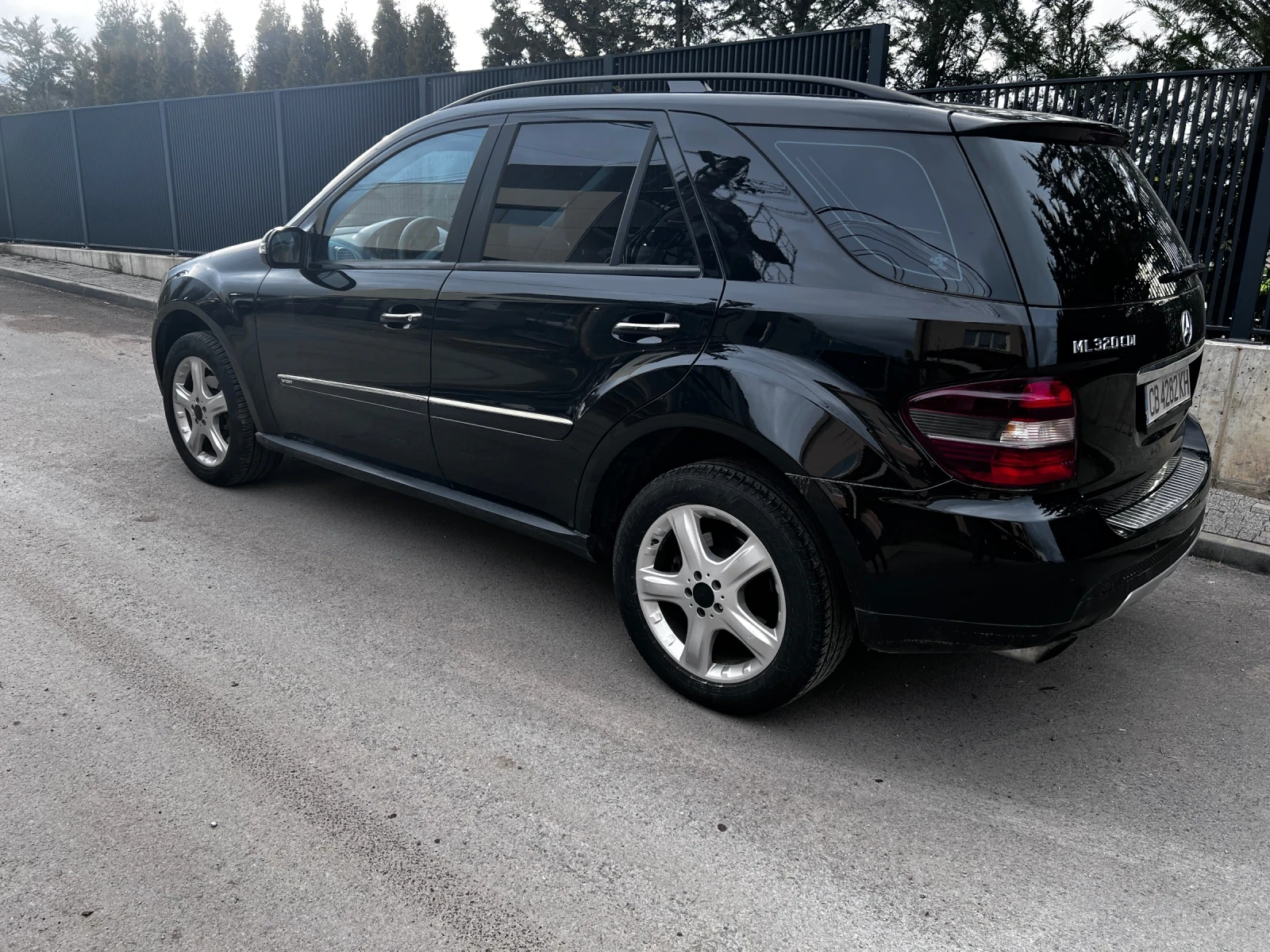 Mercedes-Benz ML 320, снимка 5 - Автомобили и джипове - 54043952