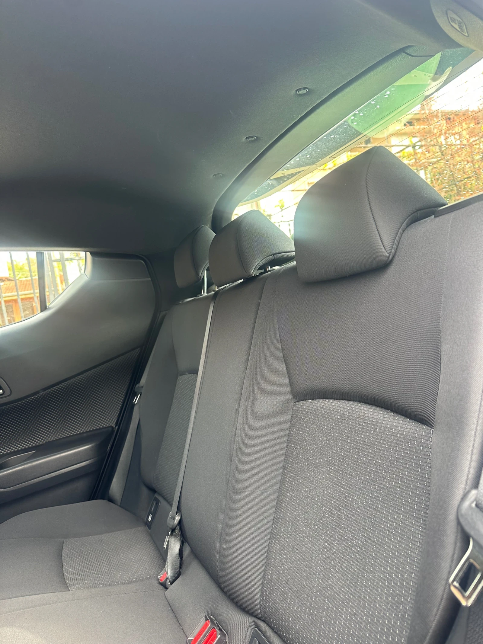 Toyota C-HR, снимка 10 - Автомобили и джипове - 54386407