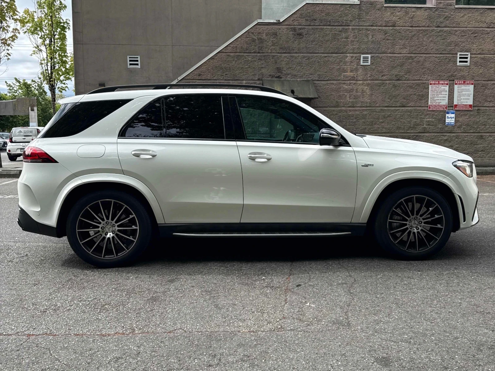 Mercedes-Benz GLE 53 4MATIC ДИСТРОНИК * ОБДУХВАНЕ * ПАНОРАМА * BURMESTER , снимка 3 - Автомобили и джипове - 54568680