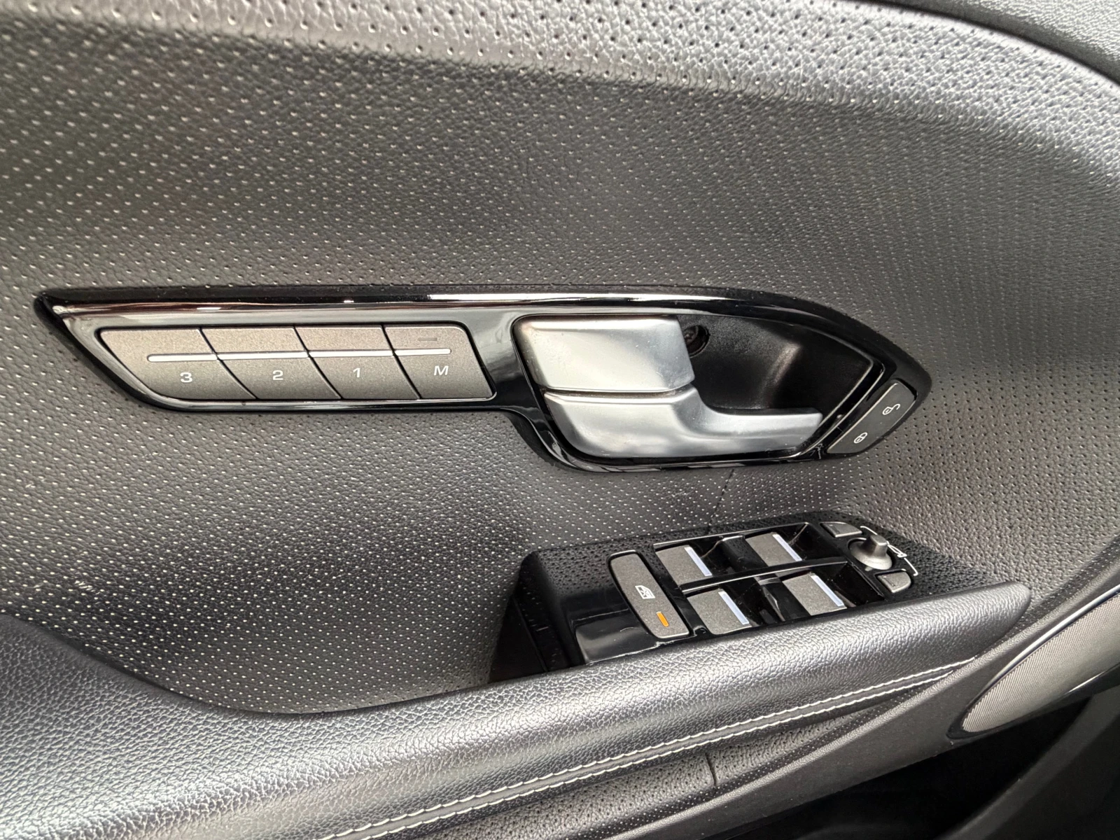 Land Rover Range Rover Evoque, снимка 10 - Автомобили и джипове - 54586386