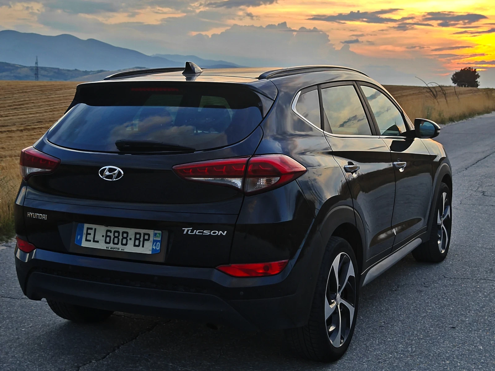 Hyundai Tucson 1.7crdi . NAVI.AVTOMAT., снимка 13 - Автомобили и джипове - 55425397