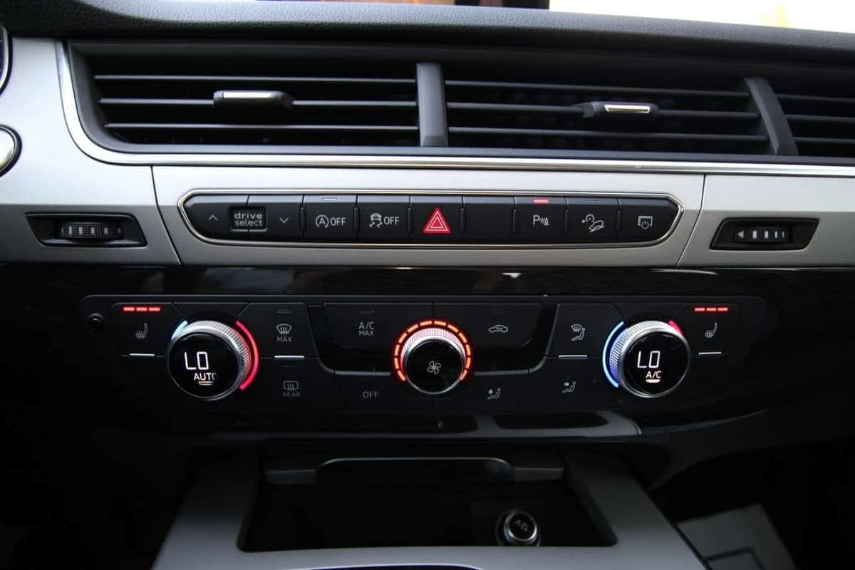 Audi Q7 * Premium * CARFAX * ���� �� �� | Mobile.bg � ����������� 12