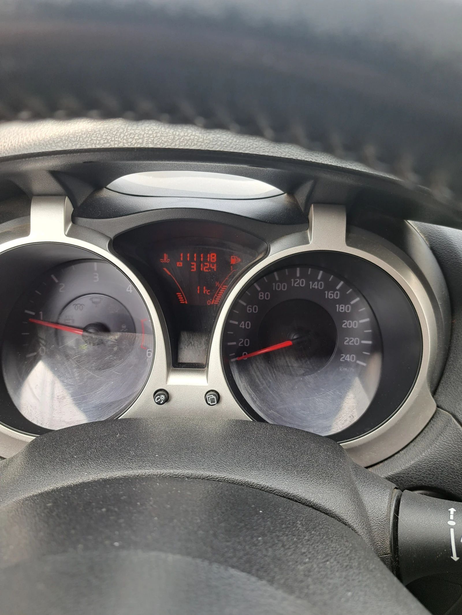 Nissan Juke 1.5 dci, снимка 8 - Автомобили и джипове - 55886114