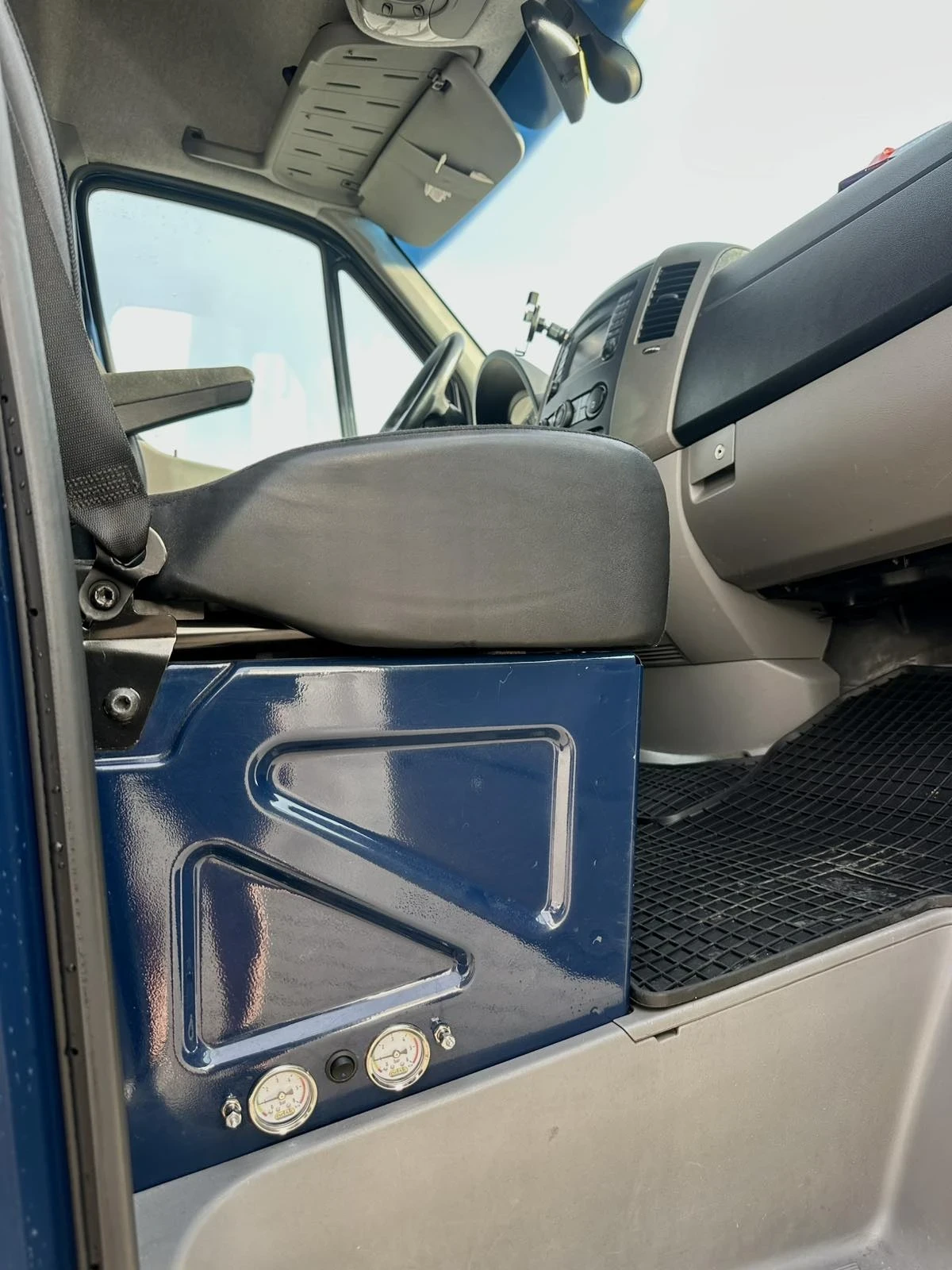 Mercedes-Benz Sprinter 2, 2 313 С ДВЕ СТРАНИЧНИ ВРАТИ , снимка 14 - Бусове и автобуси - 54896102