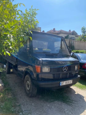     Mercedes-Benz 207