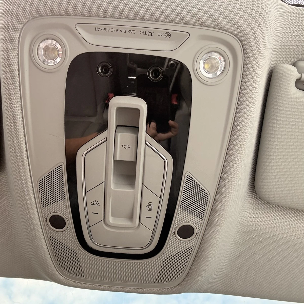 Плафон за вътрешно осветление Audi A4 B9 8W LED 8W0947135