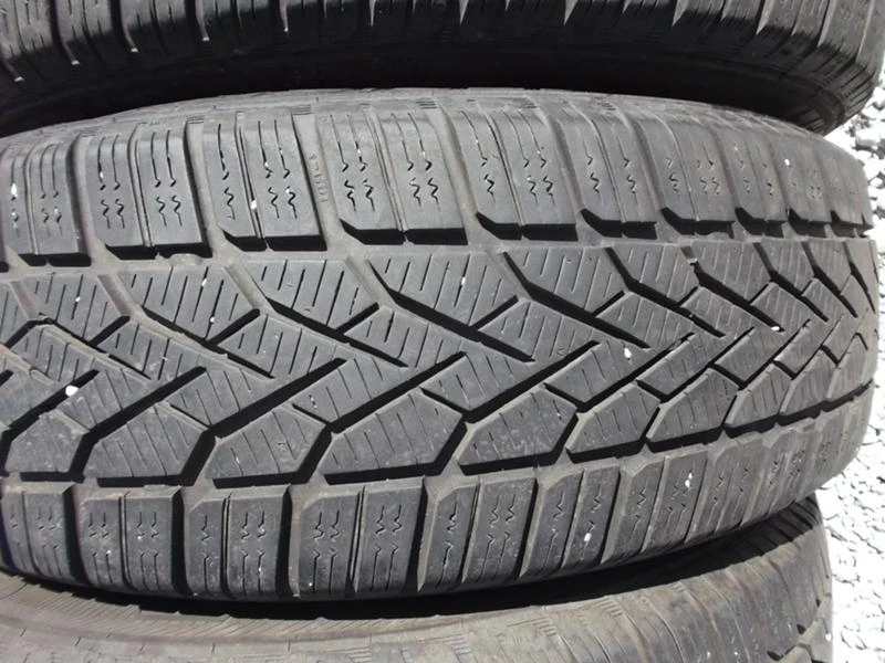 Гуми Зимни 175/65R15, снимка 6 - Гуми и джанти - 14599941