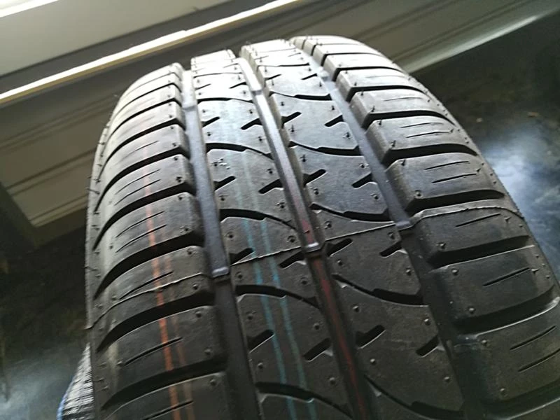 Гуми Летни 195/55R15, снимка 2 - Гуми и джанти - 22771471