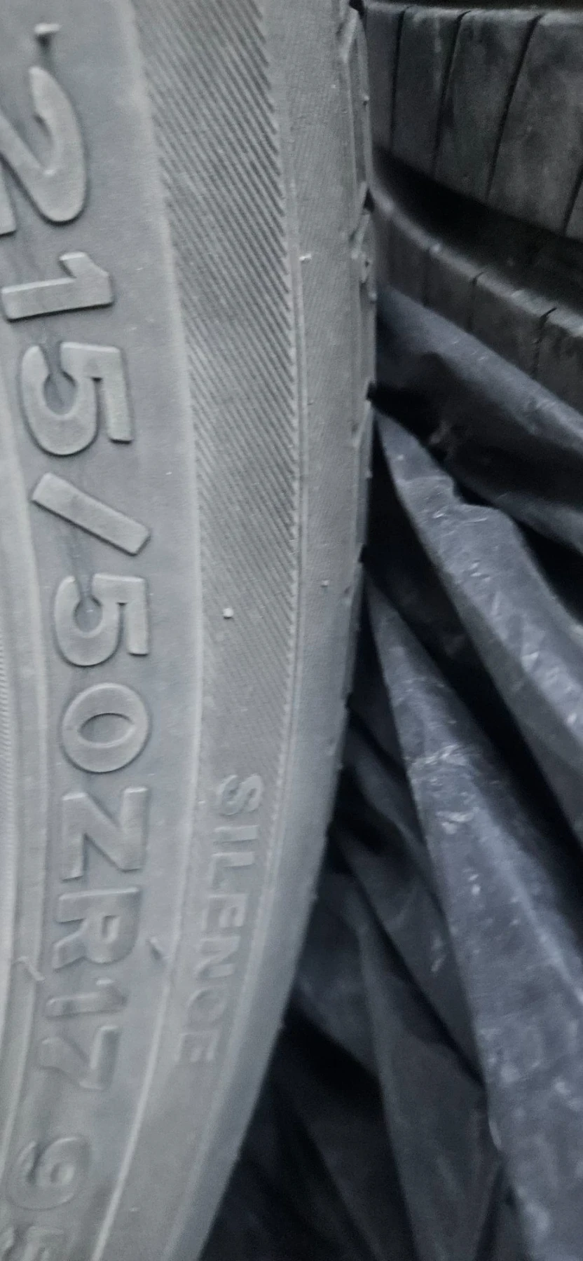 Гуми Летни 215/50R17, снимка 3 - Гуми и джанти - 52923011