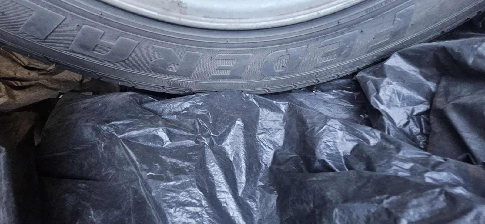 Гуми Летни 215/50R17, снимка 4 - Гуми и джанти - 52923011
