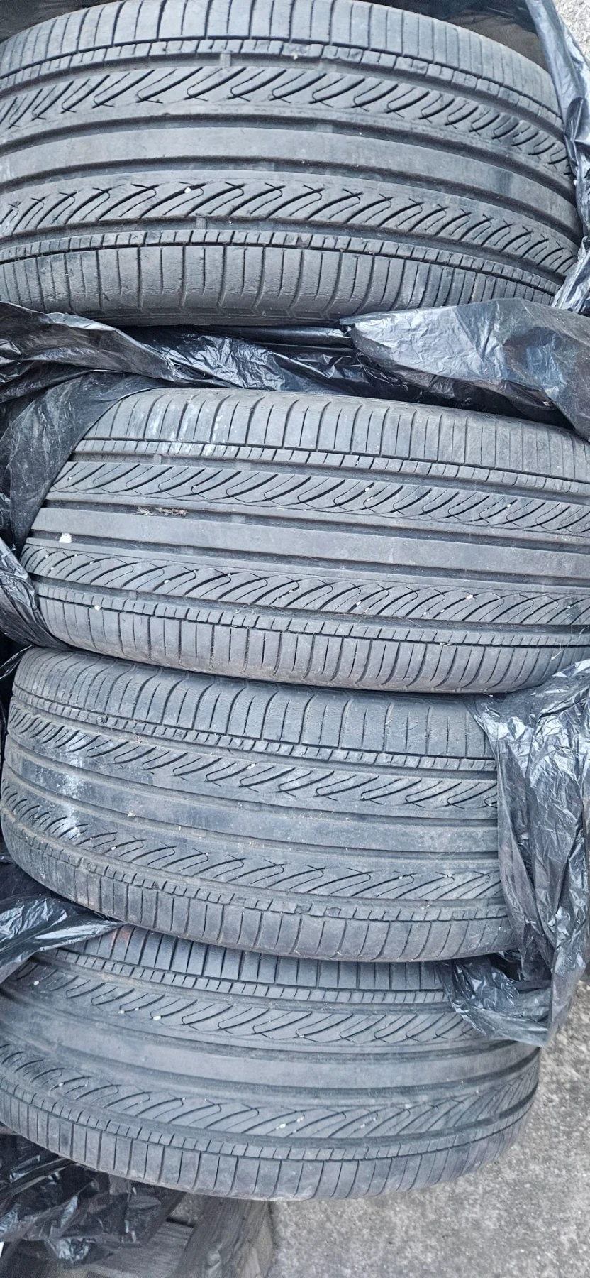 Гуми Летни 215/50R17, снимка 2 - Гуми и джанти - 52923011