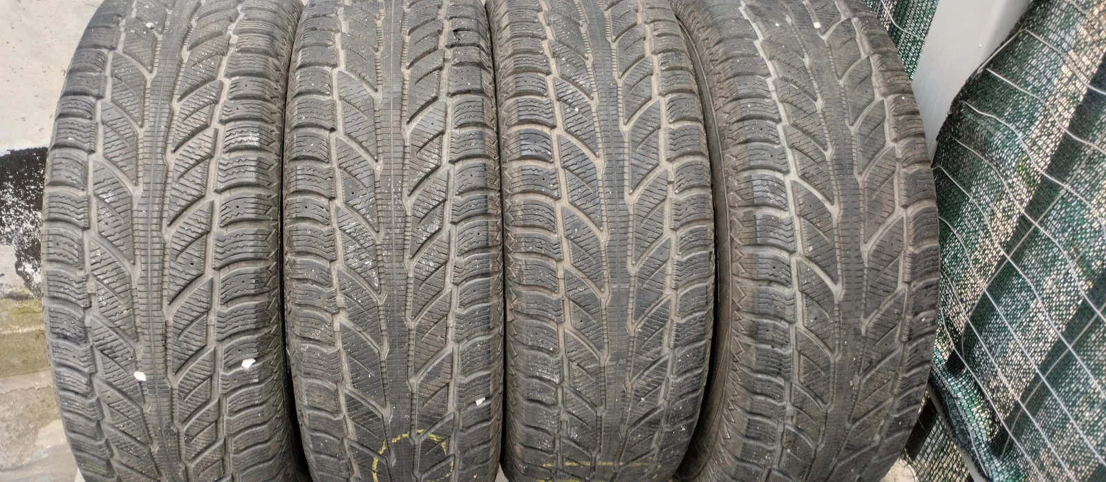 ���� 235/70R16 | Mobile.bg � ����������� 1