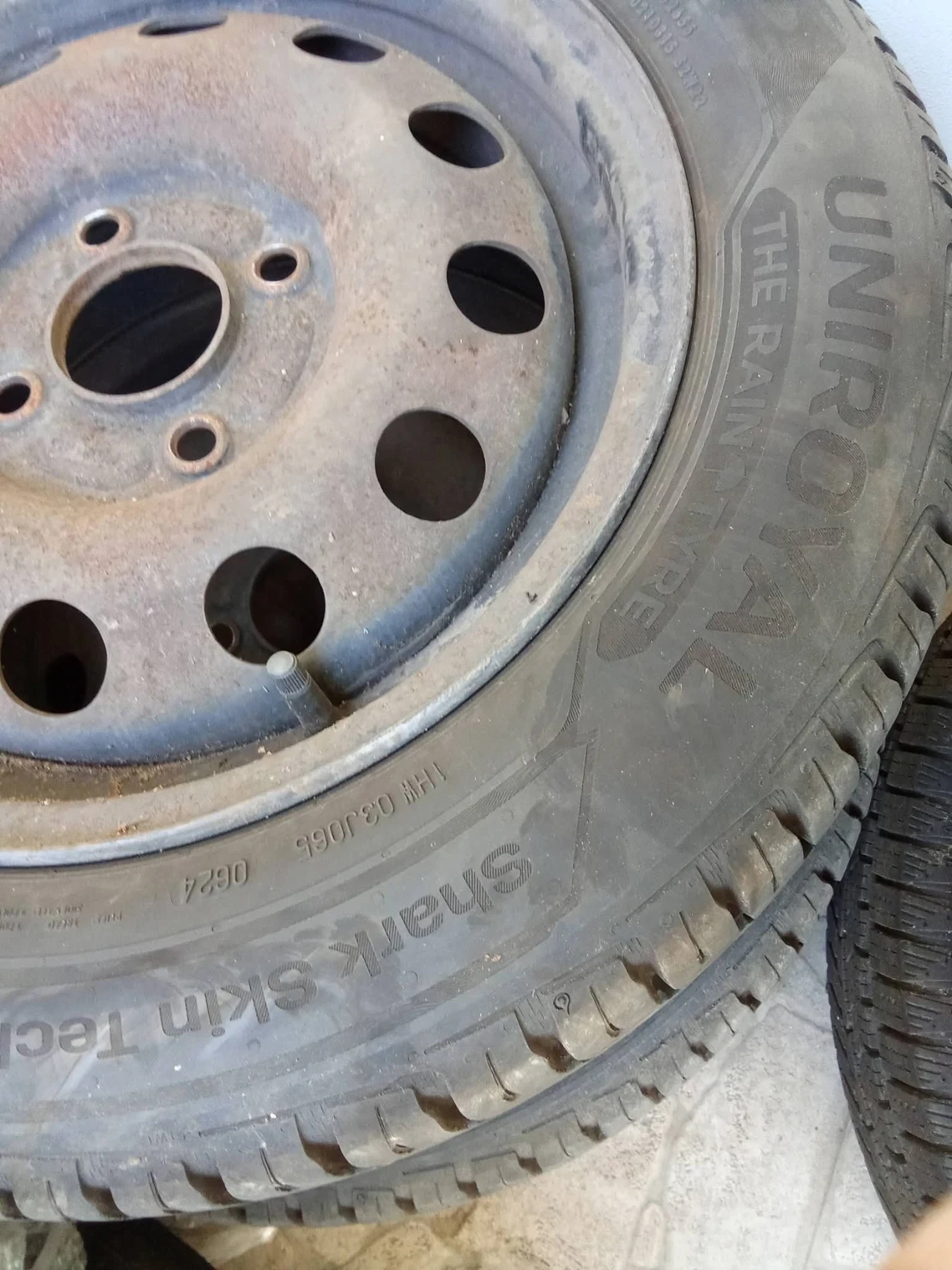 Гуми Зимни 175/65R14, снимка 5 - Гуми и джанти - 55297105