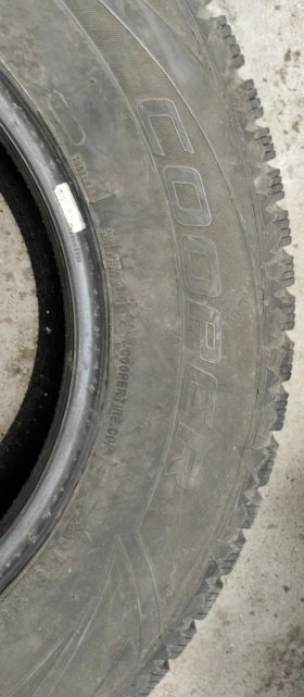 Гуми Зимни 235/70R16, снимка 3 - Гуми и джанти - 53233398