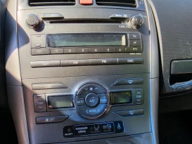 Toyota Auris 1.4 + Газ, снимка 12