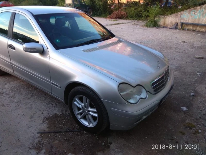 Mercedes-Benz C 180 Само на части се продава, снимка 3 - Автомобили и джипове - 48853918