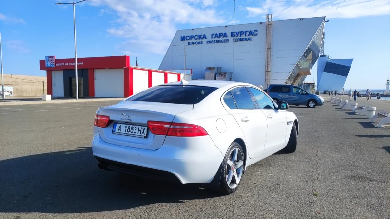 Jaguar XE, снимка 2 - Автомобили и джипове - 47338832