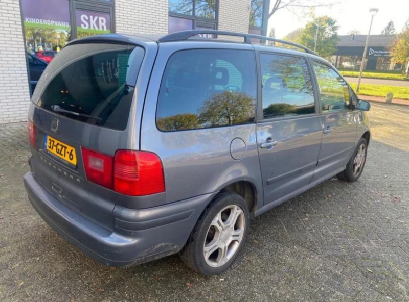 Seat Alhambra turbo, снимка 4 - Автомобили и джипове - 48376602