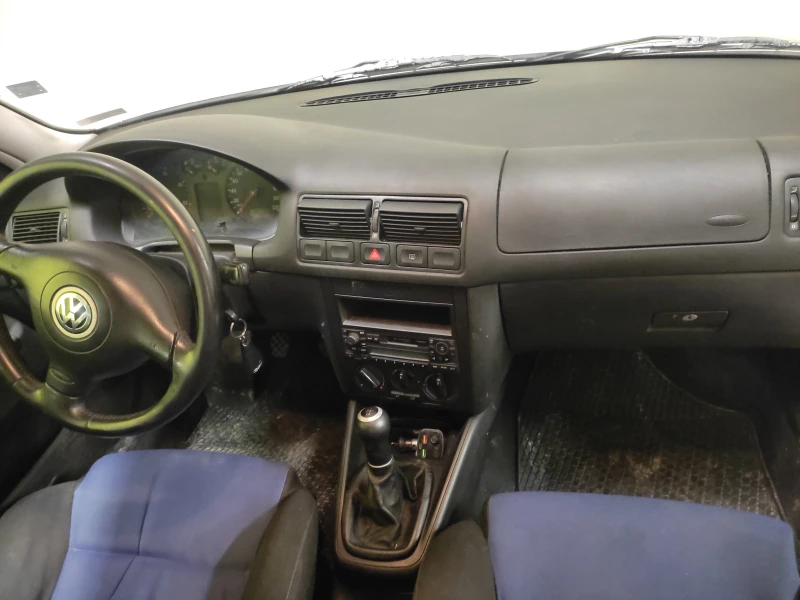 VW Golf 1.9, снимка 9 - Автомобили и джипове - 48773315