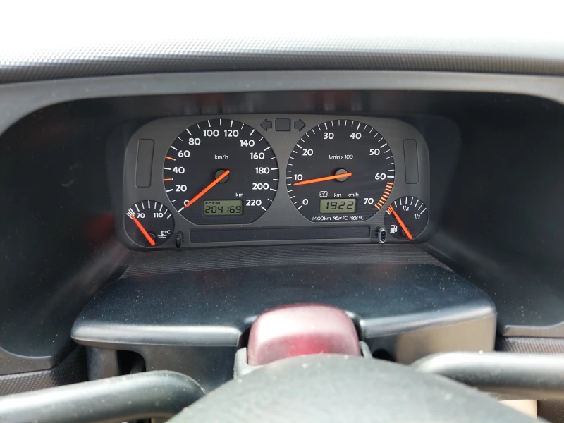 VW Golf Trendline/Karmann, снимка 13 - Автомобили и джипове - 50152572