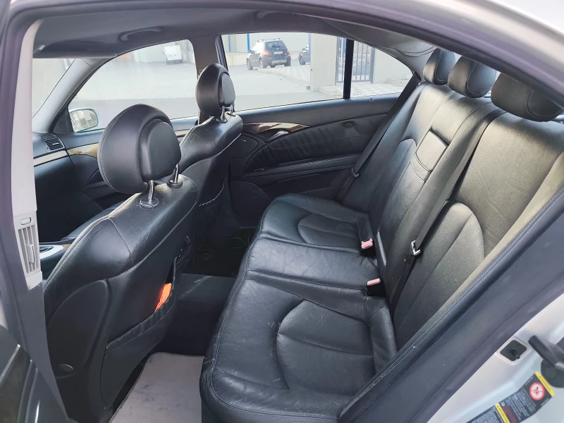 Mercedes-Benz E 270 E270CDI, снимка 4 - Автомобили и джипове - 52436649