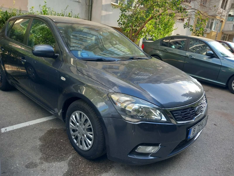 Kia Ceed 1.4i, снимка 5 - Автомобили и джипове - 52650650