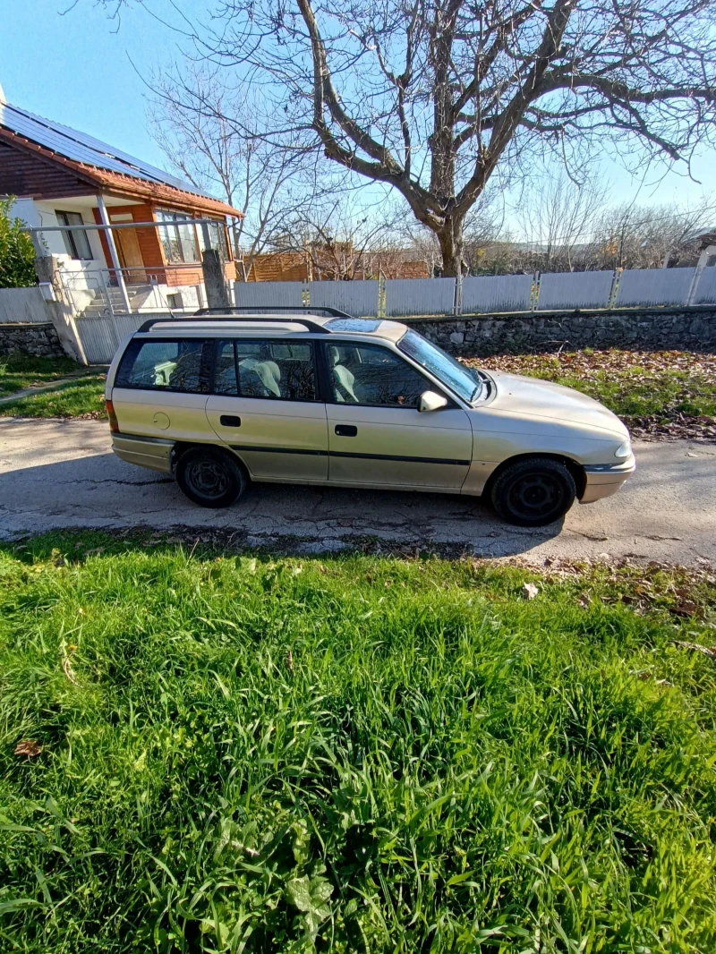 Opel Astra, снимка 4 - Автомобили и джипове - 52772734