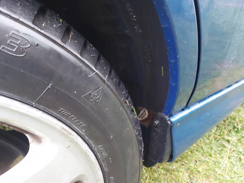 Nissan Almera tino, снимка 13 - Автомобили и джипове - 53066381