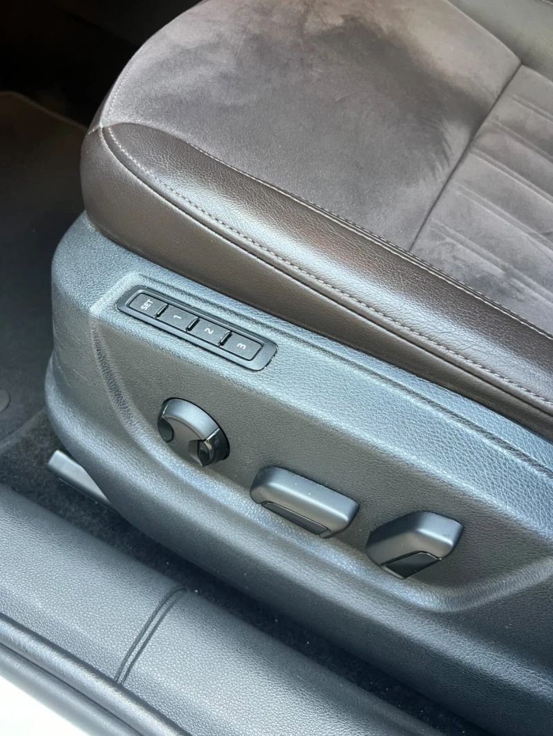 Skoda Octavia Combi L&K | 4x4 | 2020 г. | 2.0 TDI 180 к.с. FULL, снимка 13 - Автомобили и джипове - 53090496
