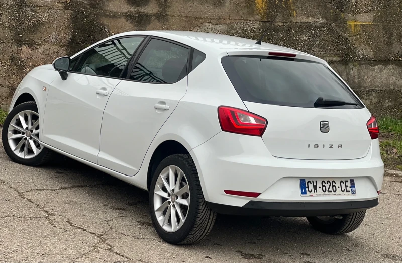 Seat Ibiza 1.6 TDI LED XENON, снимка 6 - Автомобили и джипове - 53512162