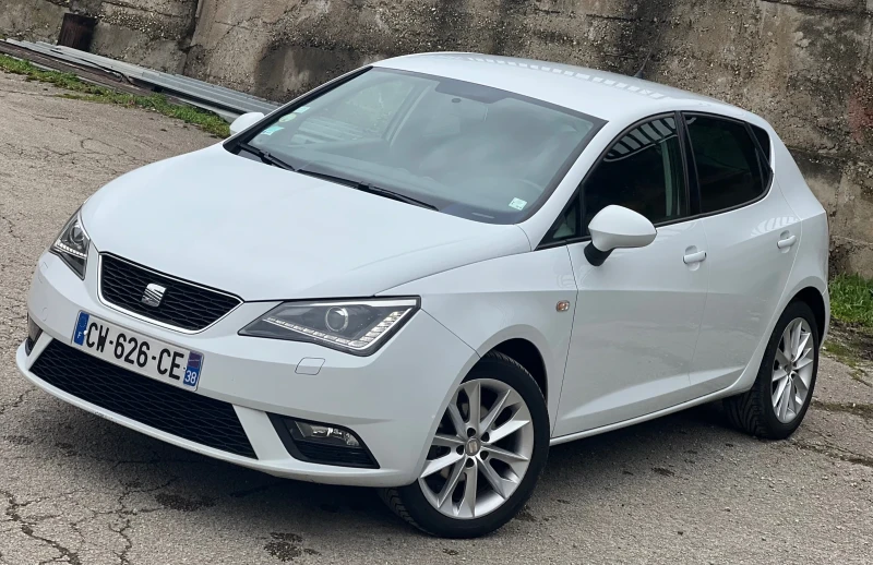 Seat Ibiza 1.6 TDI LED XENON, снимка 2 - Автомобили и джипове - 53512162