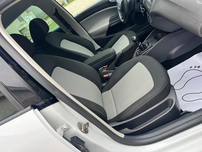 Seat Ibiza 1.6 TDI LED XENON, снимка 11 - Автомобили и джипове - 53512162