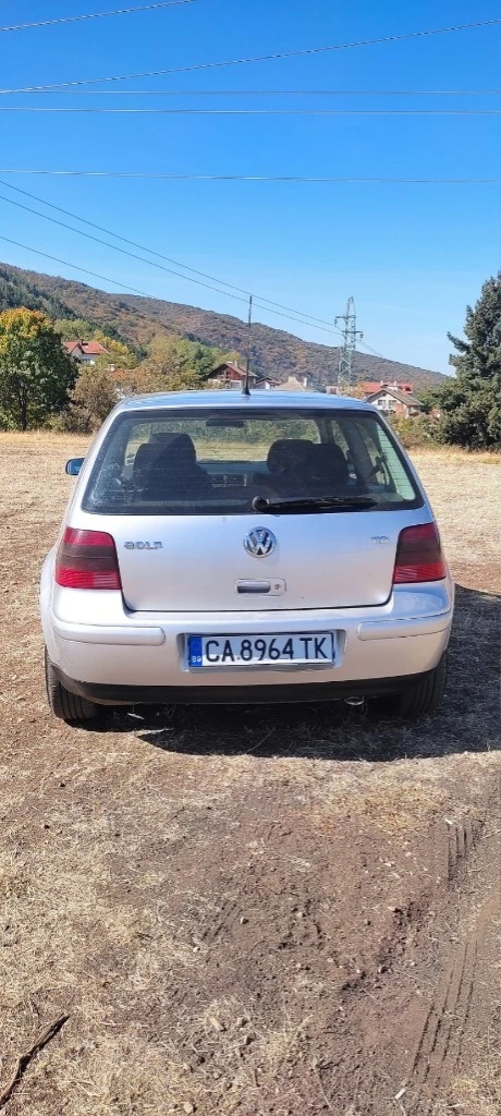 VW Golf 1.9, снимка 3 - Автомобили и джипове - 48773315