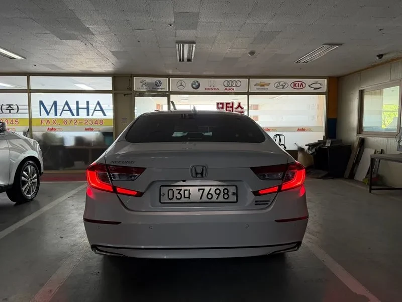 Honda Accord 2.0 Hybrid Touring, снимка 2 - Автомобили и джипове - 55921815