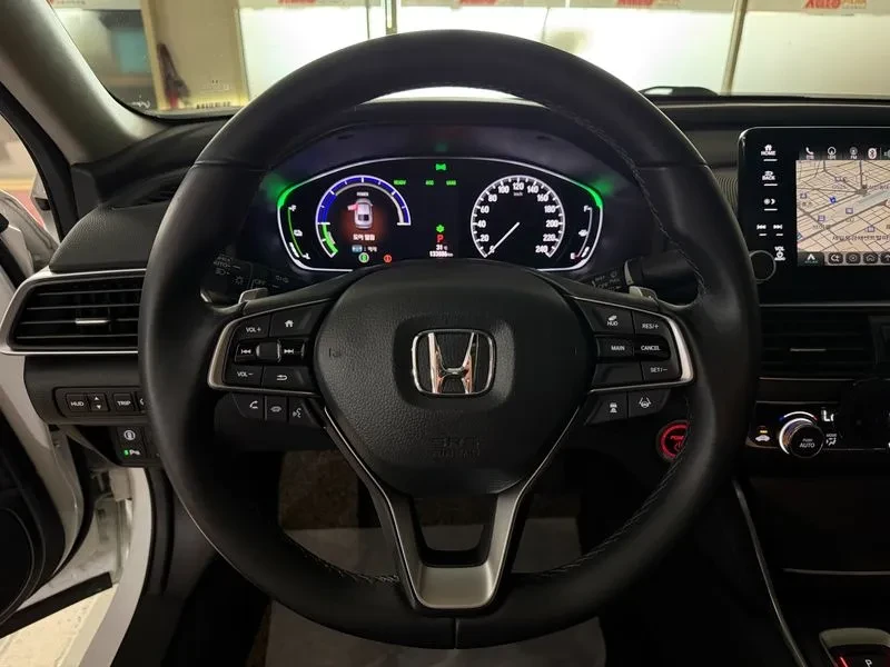 Honda Accord 2.0 Hybrid Touring, снимка 12 - Автомобили и джипове - 55921815