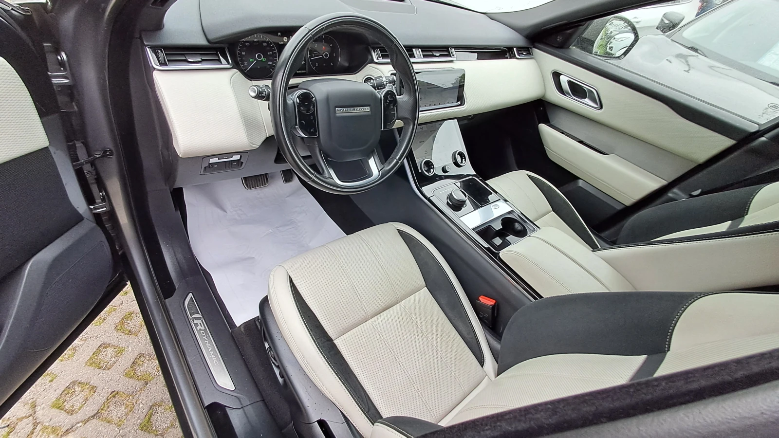 Land Rover Range Rover Velar R-DYNAMIC FULL РЕАЛ КМ ИЗКЛЮЧИТЕЛН СЕРВ КНИЖ УНИКТ, снимка 7 - Автомобили и джипове - 32911363